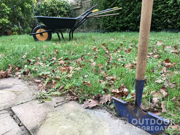  Maintaining garden gravel